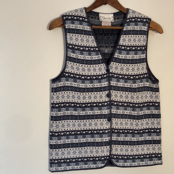 Elsa - Knit Vest ❄️ - Picture 2 of 7